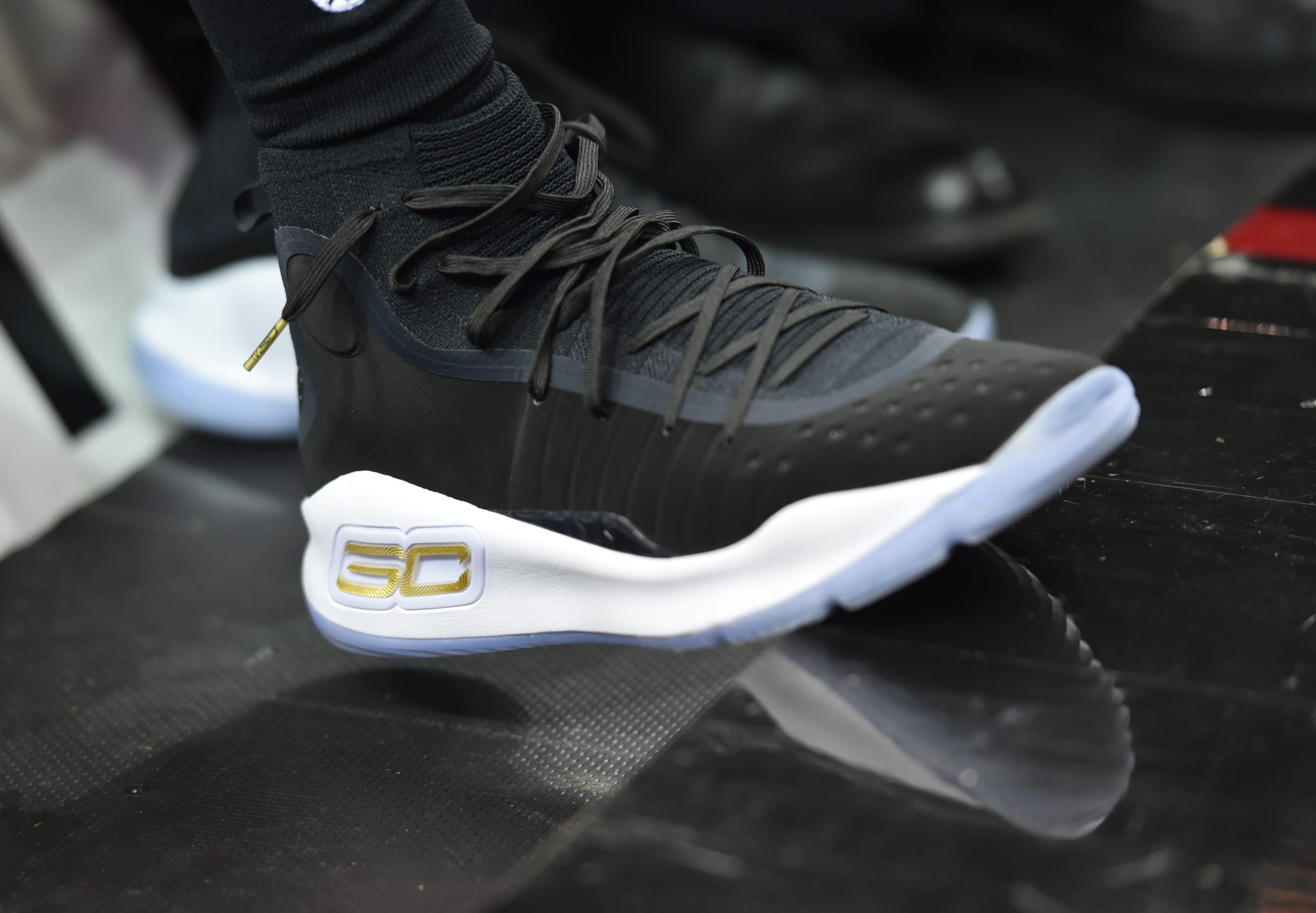 Steph Curry Debuts Under Armour Curry 4 |