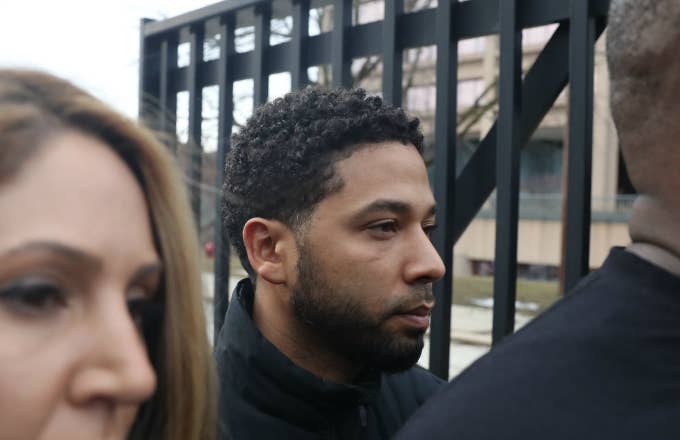 After bonding out, &#x27;Empire&#x27; actor Jussie Smollett leaves the Cook County Jail