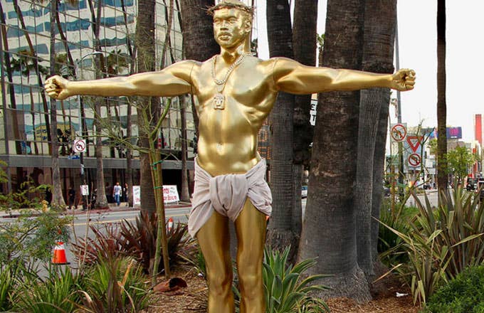 A Kanye West statue that propped up in L.A. on Wedensday.