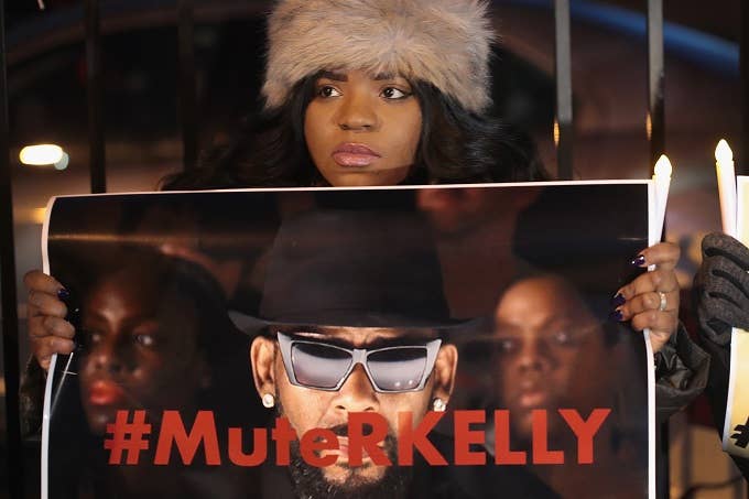 r kelly protests