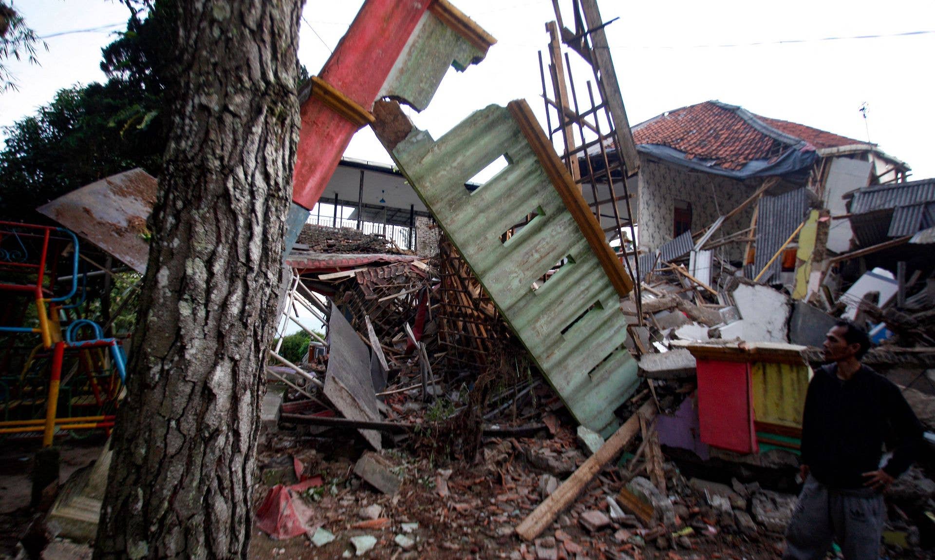 5.6-magnitude earthquake hits Indonesia