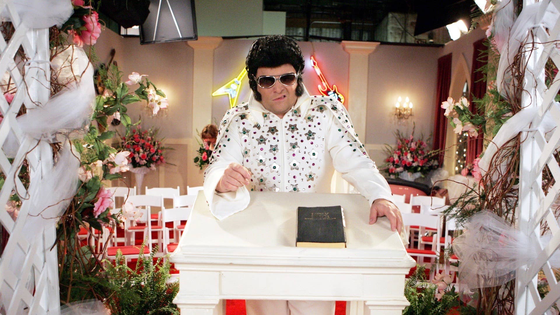 Tony (Jason Alexander) dresses up as Elvis and goes to a wedding chapel