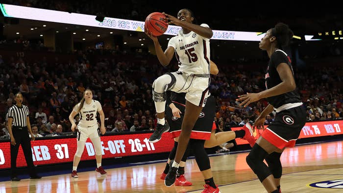 The first Canadian woman to dunk in a game, Laeticia Amihere