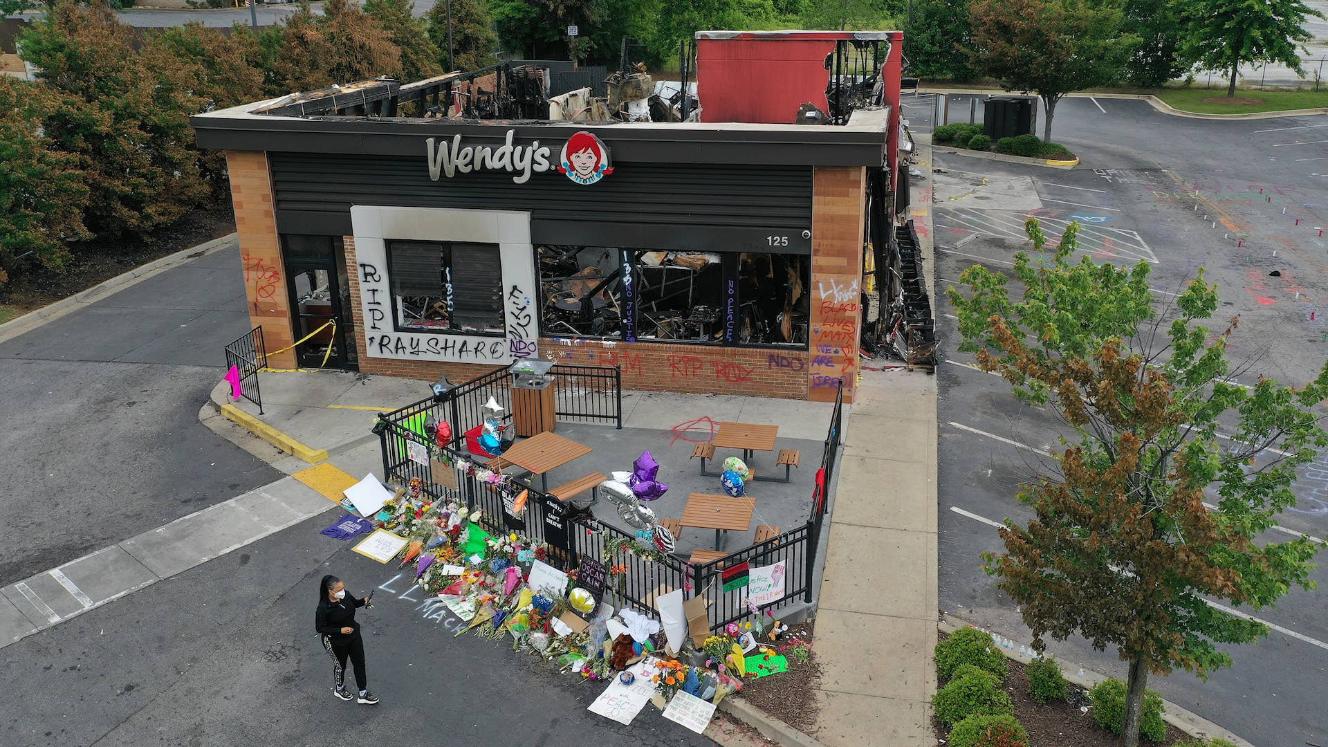Wendy's restaurant set on fire by demonstrators after Rayshard Brooks was killed.