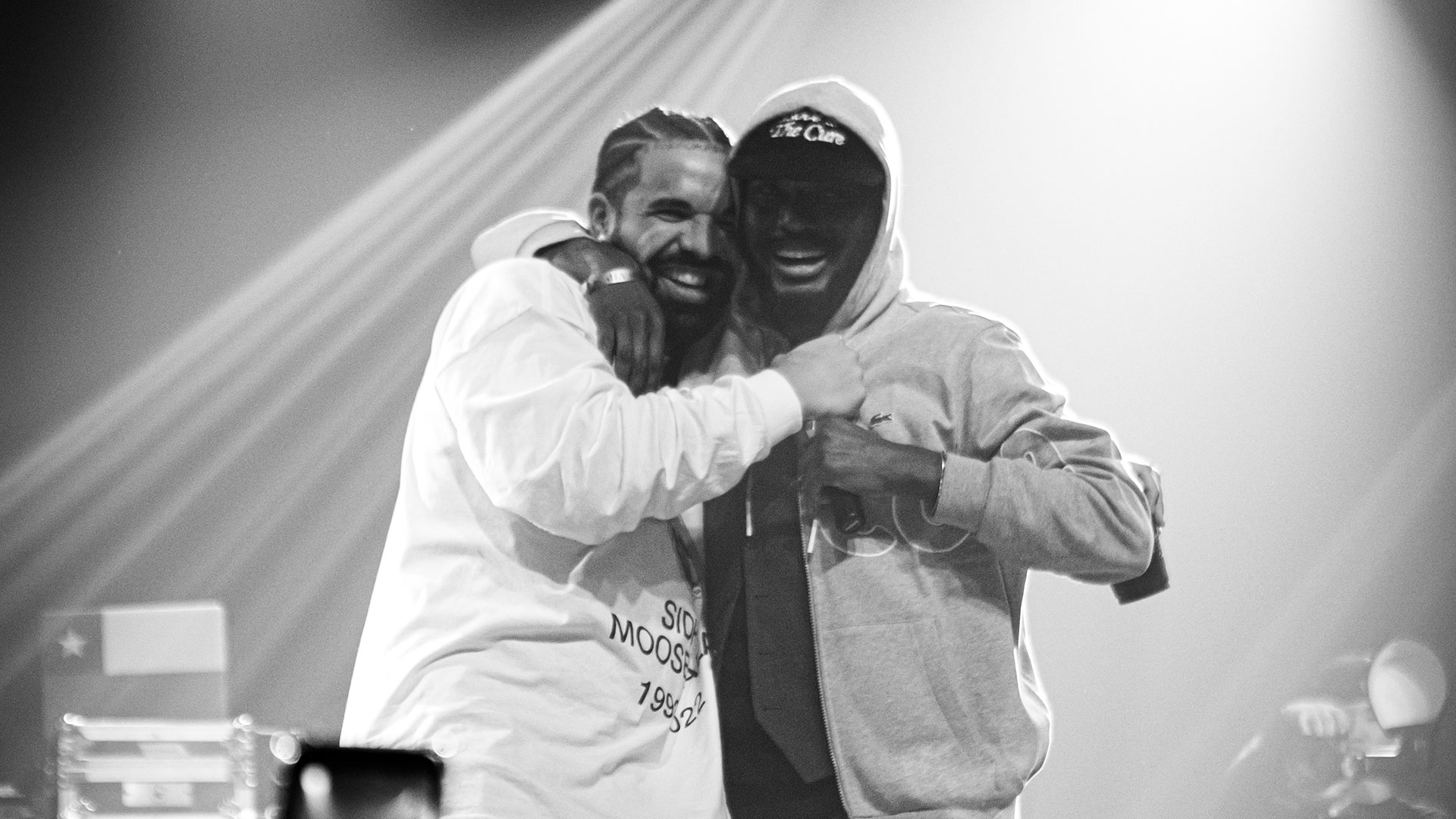 Drake hugs k-os at All Canadian North Stars show