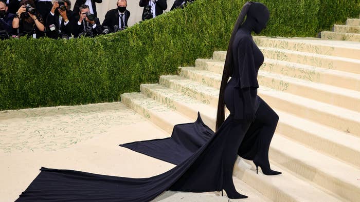 Kim met gala