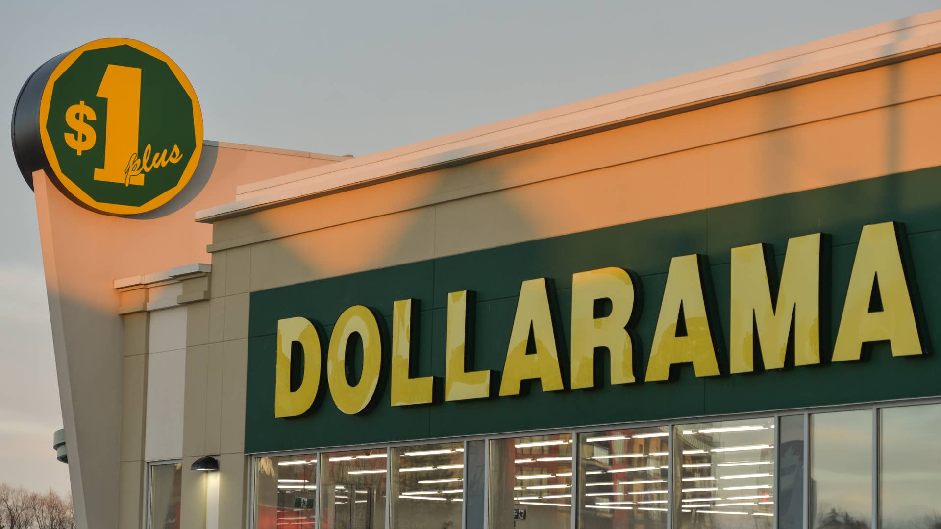 A Dollarama store location