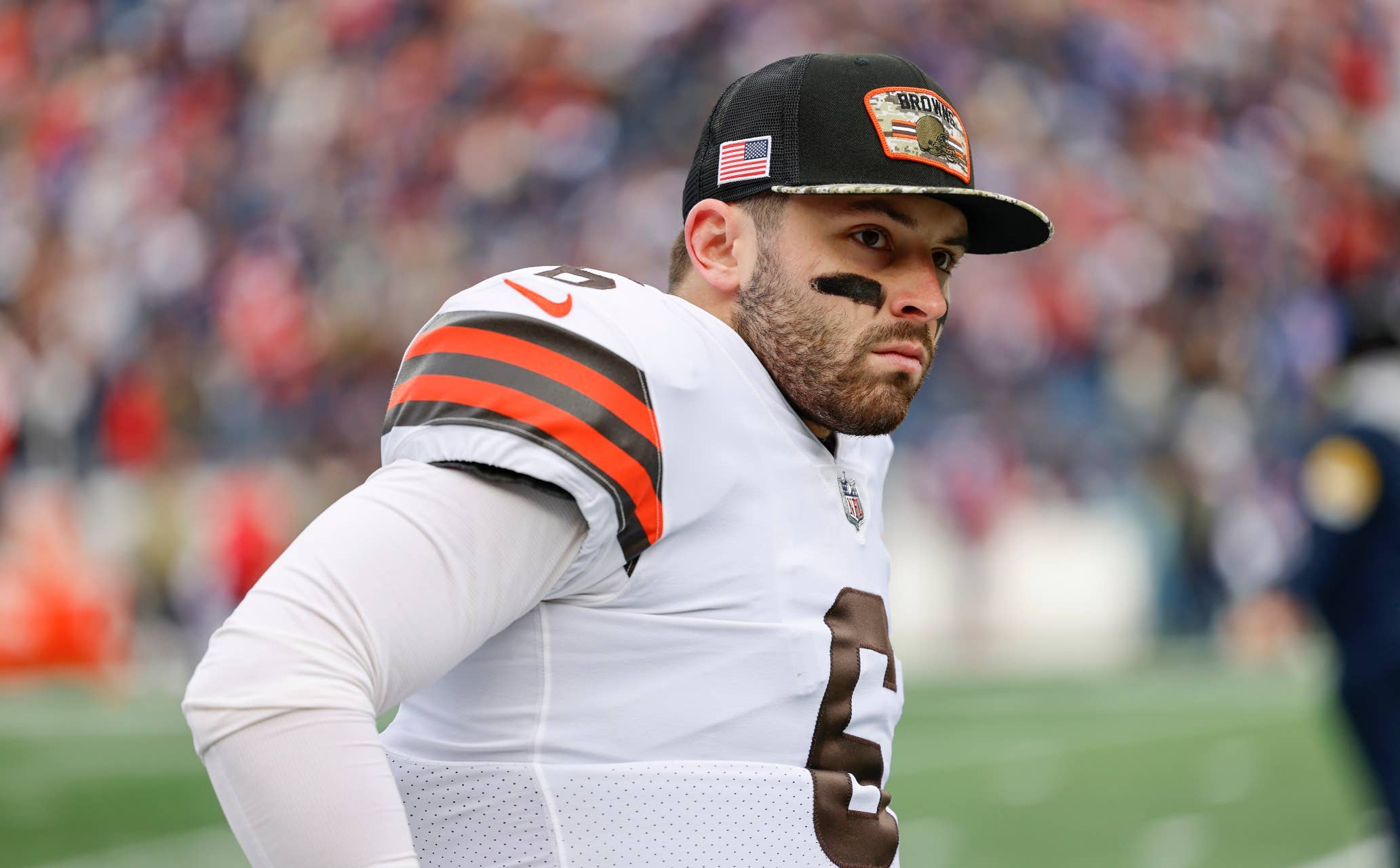 Baker Mayfield yells for fan to get Browns jersey 'outta here'