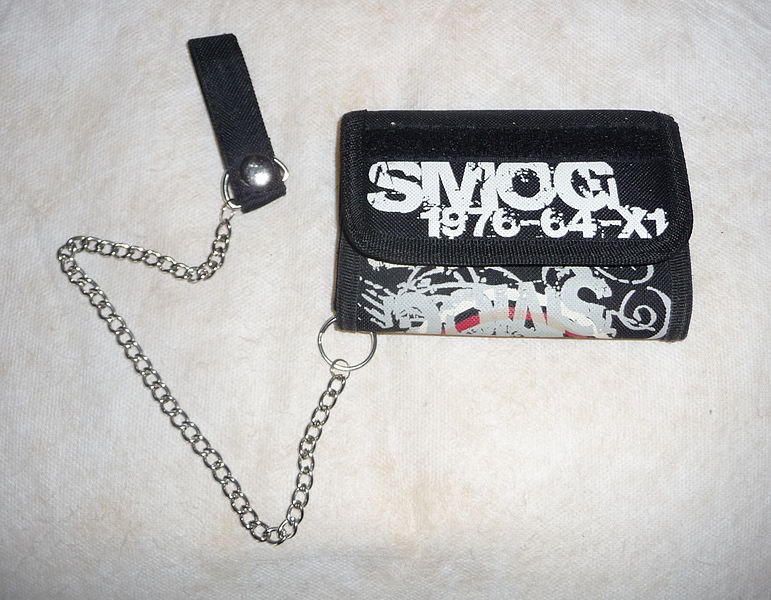 90 greatest 90s fashion chain wallet