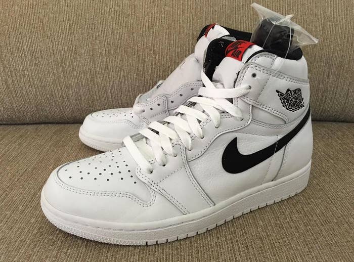 Air jordan 1 top black white swoosh