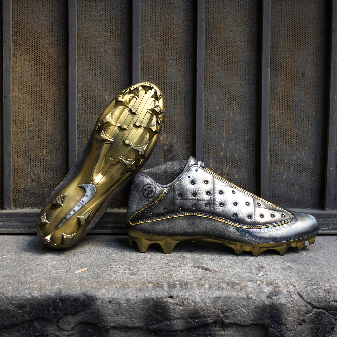 Jordan 13 football on sale cleats