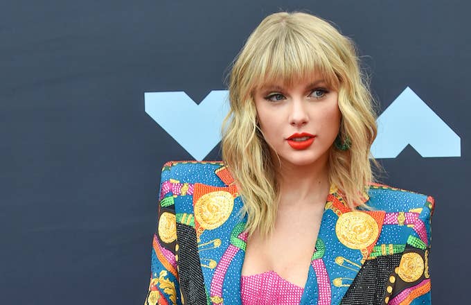 Taylor Swift attends the 2019 MTV Video Music Awards.