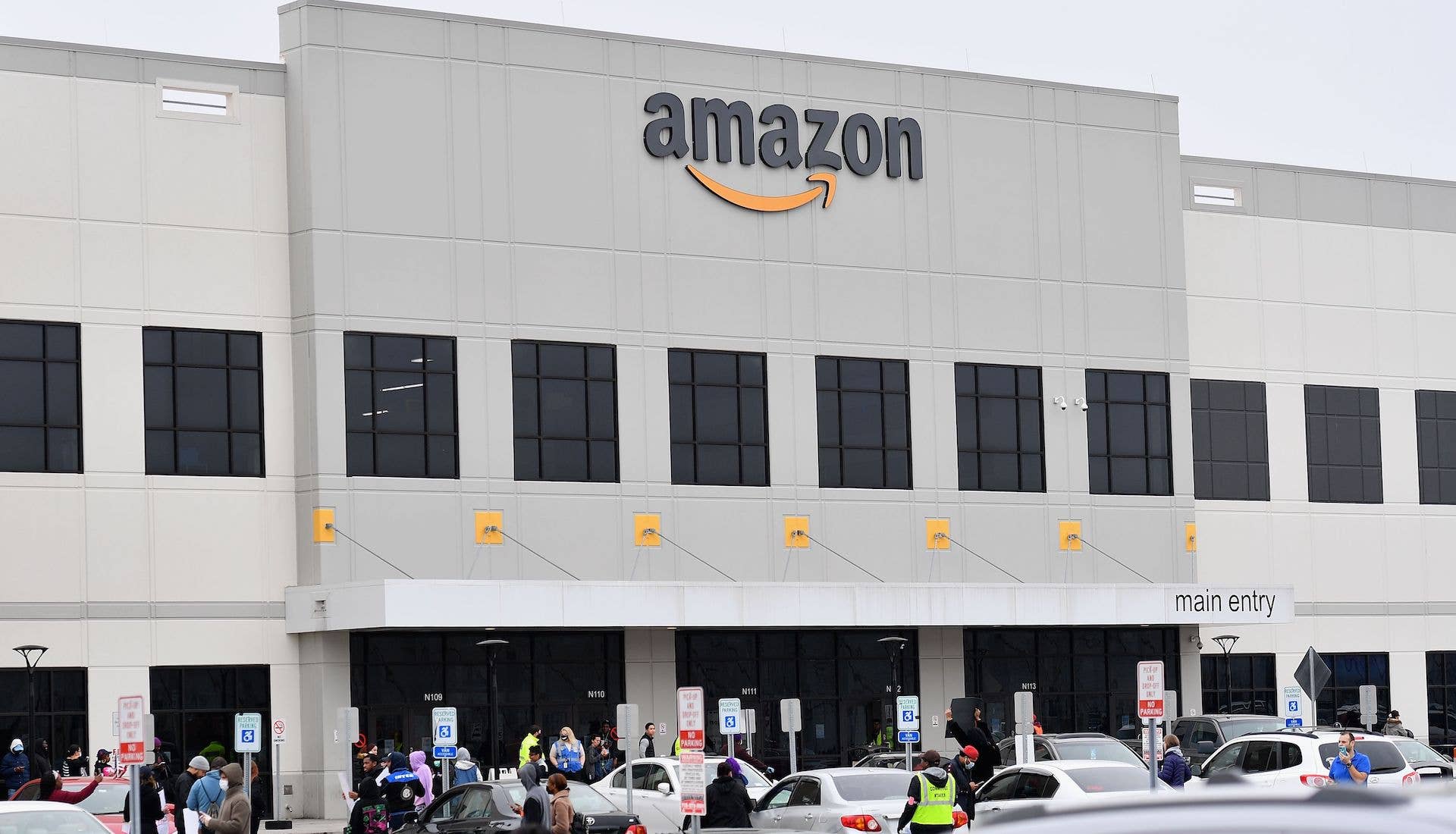 Amazon warehouse on Staten