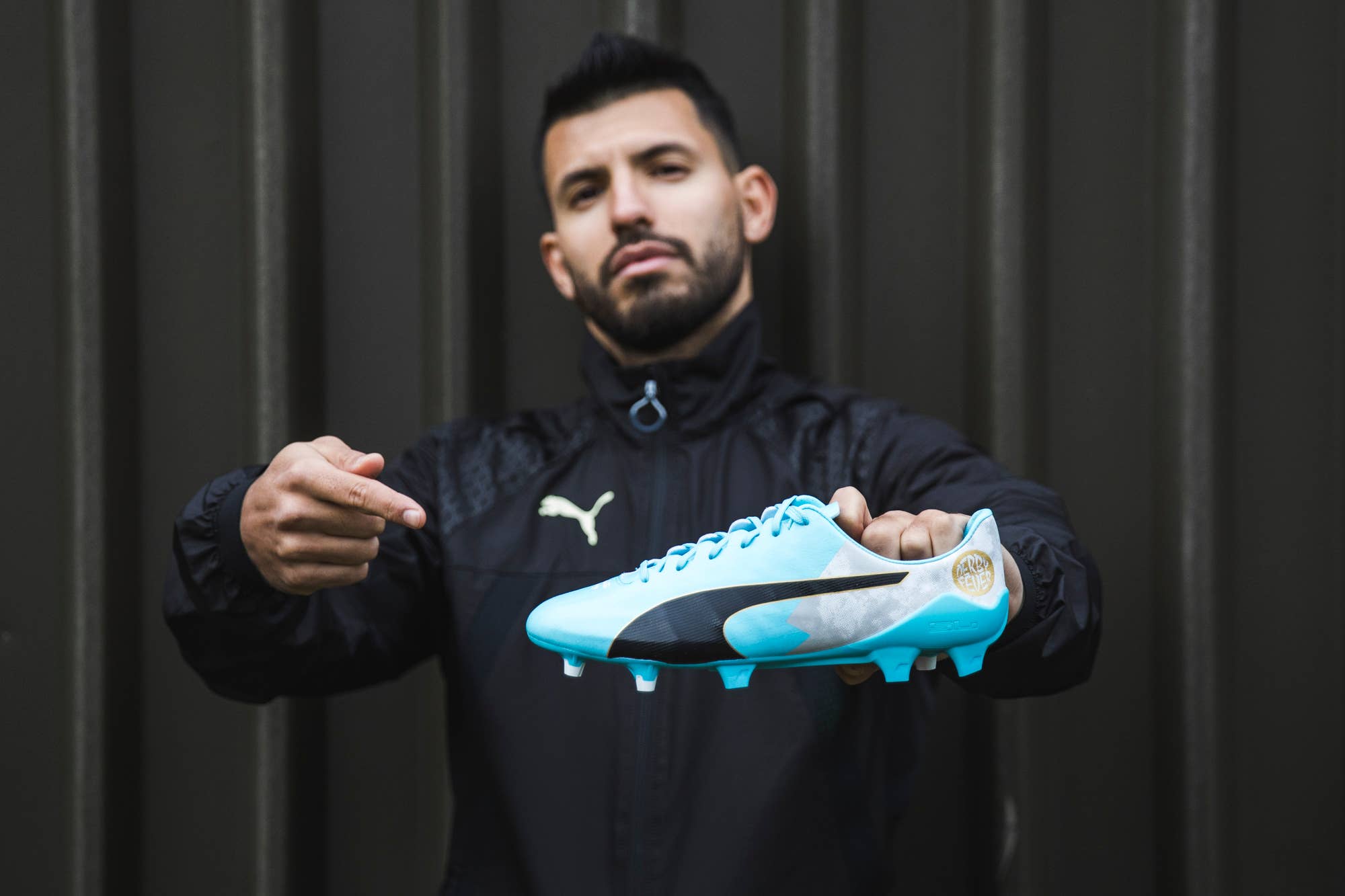 Tranvía atmósfera miseria PUMA Unveil Limited-Edition 'Derby Fever' Boots for Sergio Aguero Ahead of  the Manchester Derby | Complex