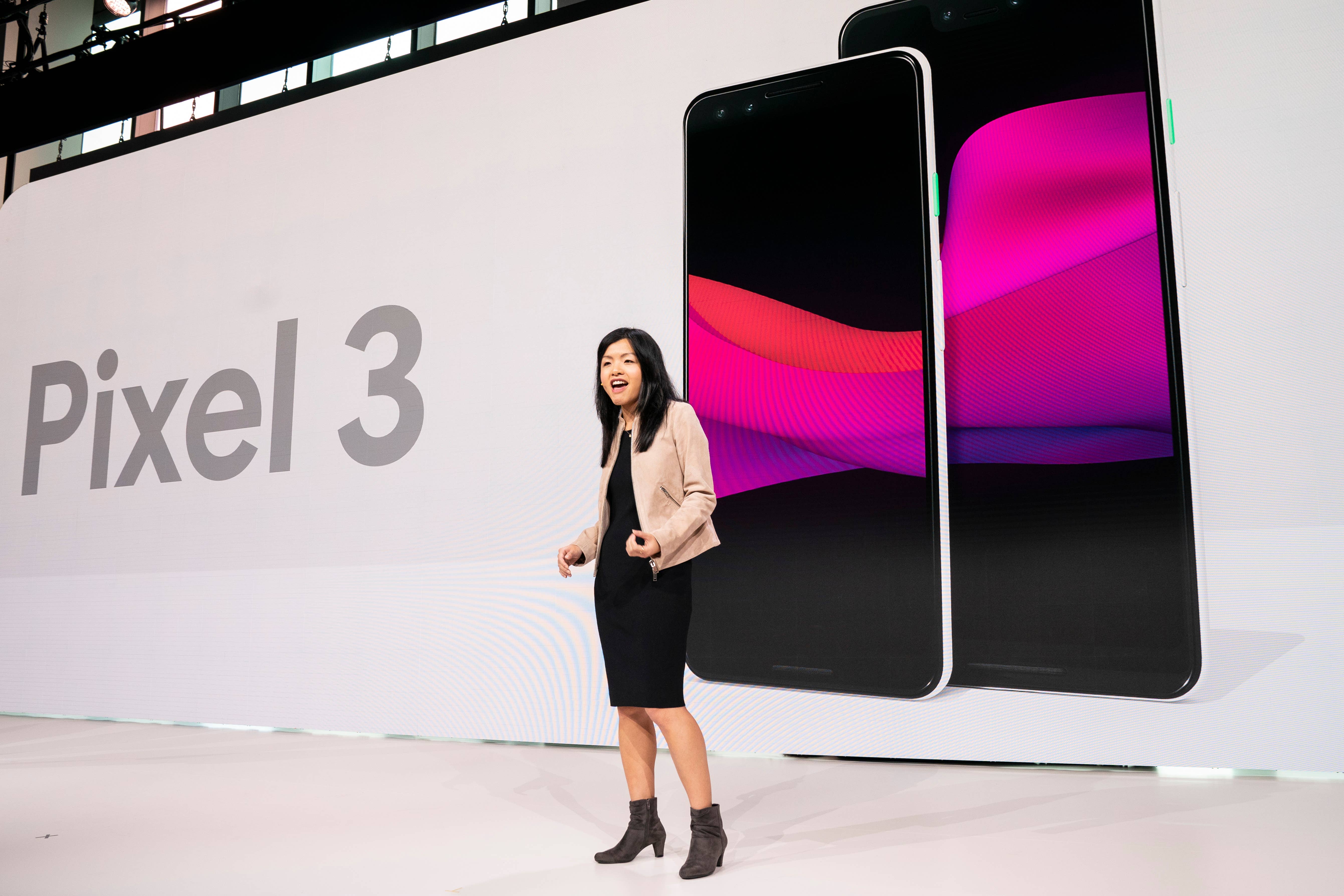 Liza Ma discusses the new Google Pixel 3 and Pixel 3 XL smartphones