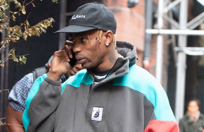 travis scott denies cheating on kylie