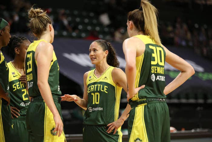 Sue Bird Seattle Storm Huddle 2021