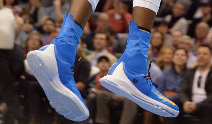 Kevin Durant Wearing the Blue/Yellow Nike KD 8 Elite