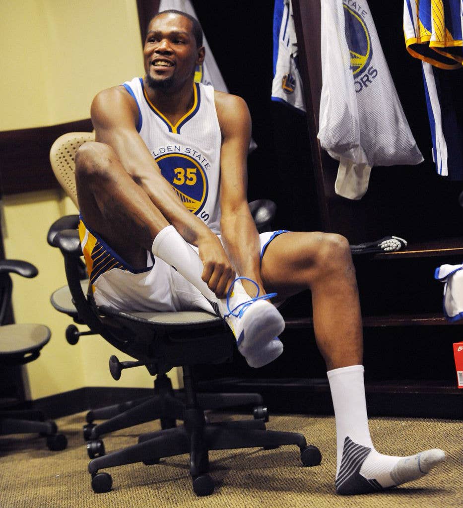 Kevin Durant Wears the Warriors Nike KD 9 (3)