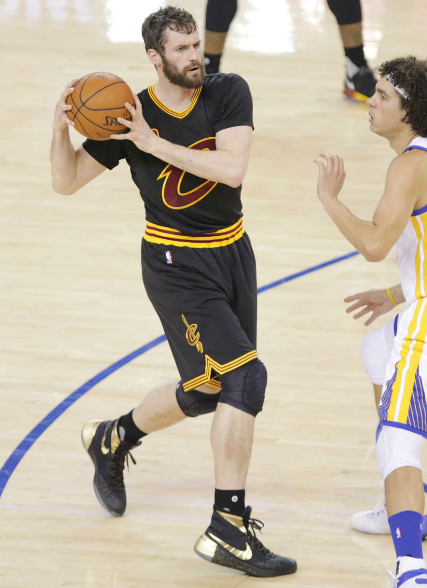 Kevin Love Wearing the Nike Hyperdunk 2015 in Game 7