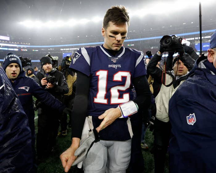 Tom Brady Patriots Titans Hanshakes Jan 2020