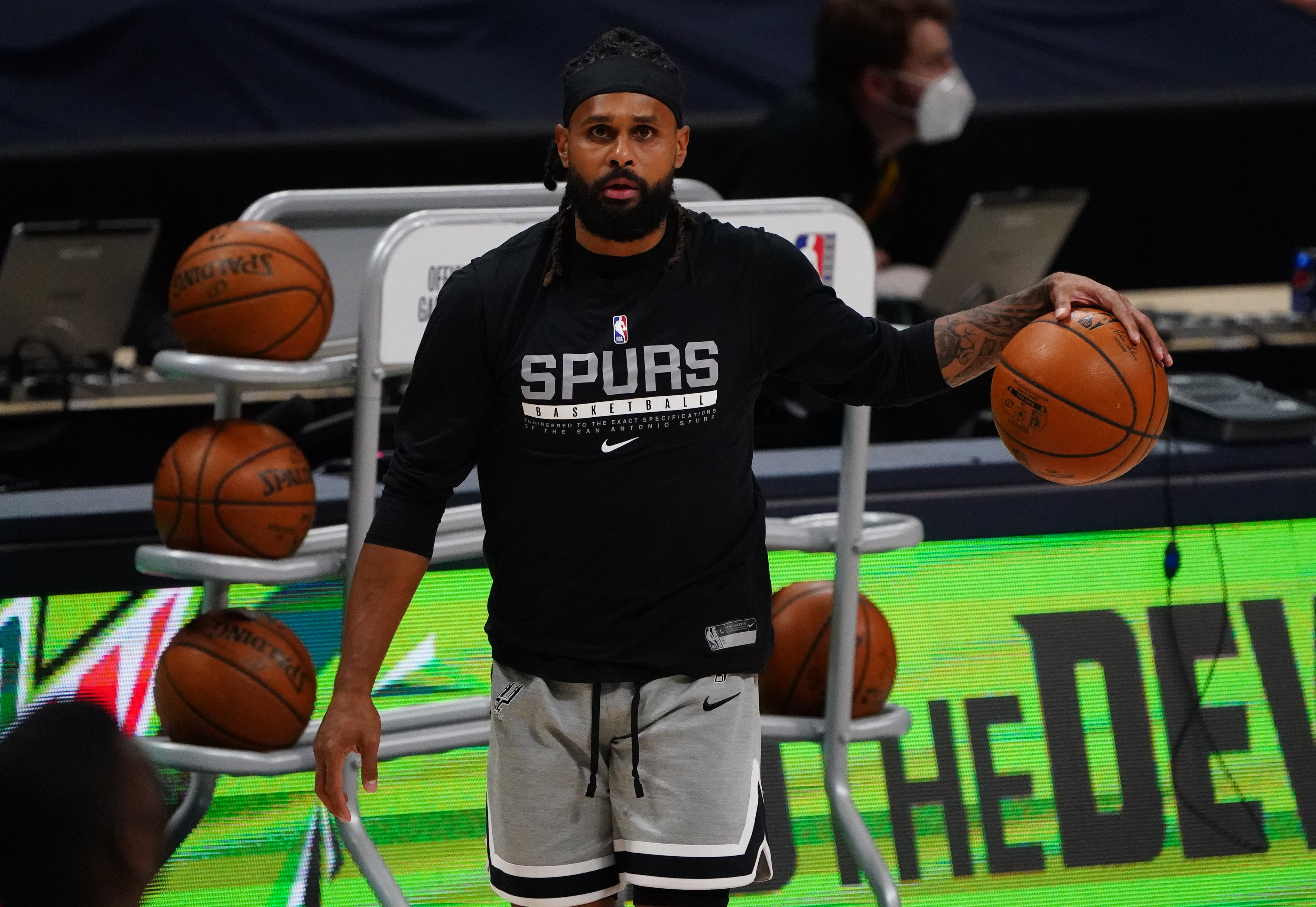 Patty Mills Spurs Nuggets 2021