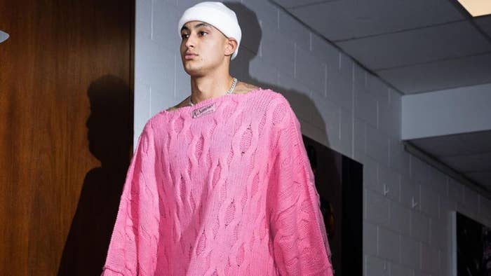 Kyle Kuzma seen in his pink sweater before Monday&#x27;s game