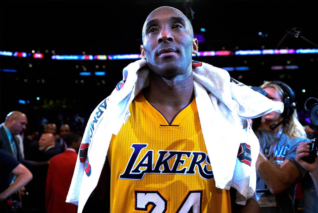 Kobe Bryant explains why he chews/sucks on his jersey, which you were  totally wondering about