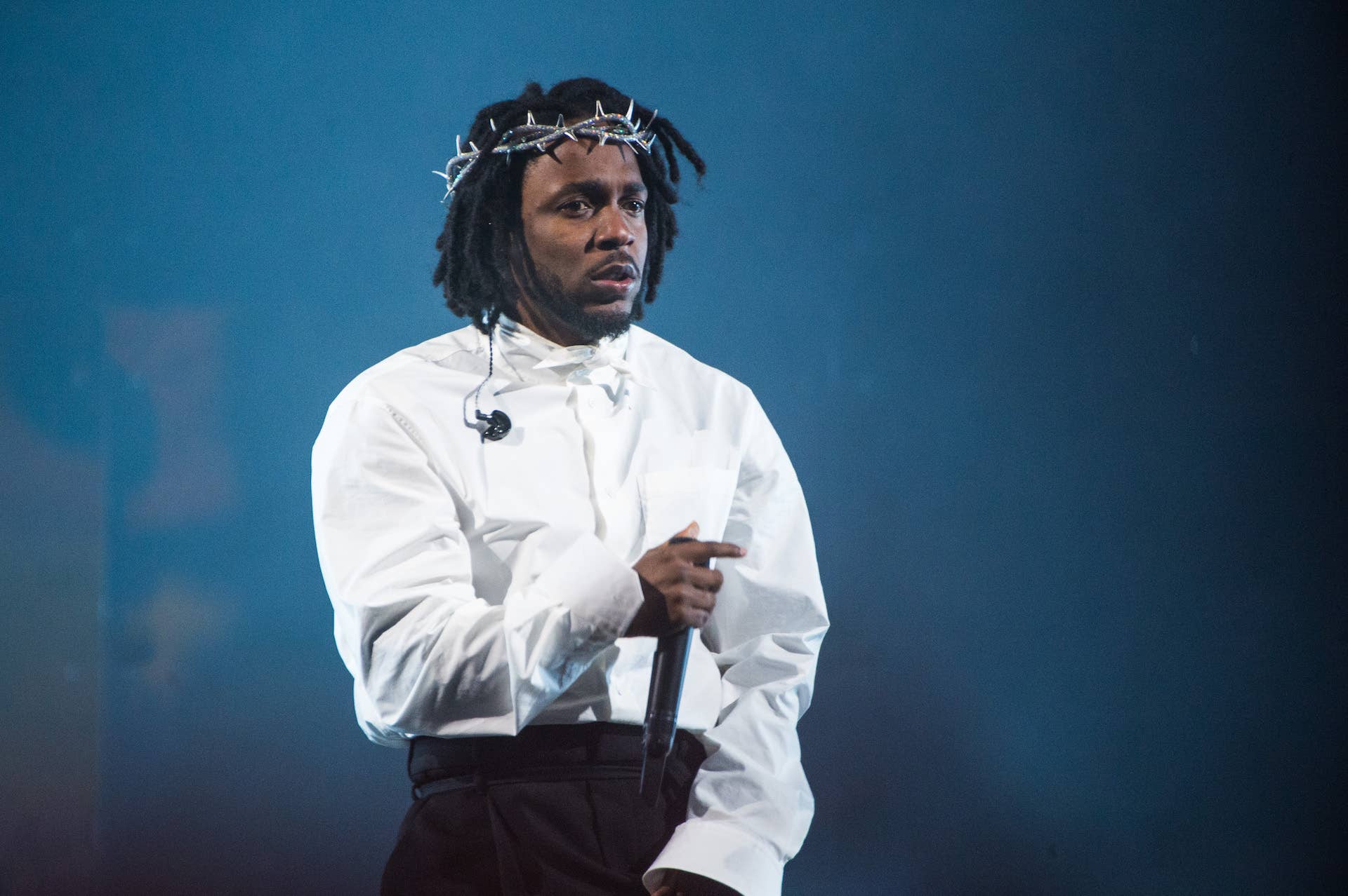 Kendrick Lamar Wears Tiffany & Co. Crown of Thorns for Glastonbury  Performance