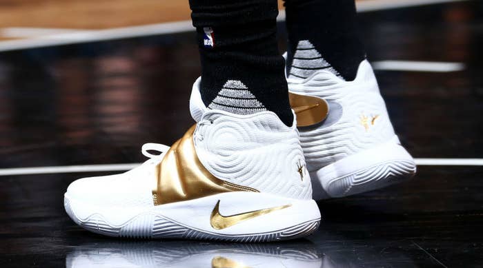 Kyrie Irving Wears White/Gold Nike Kyrie 2 (1)