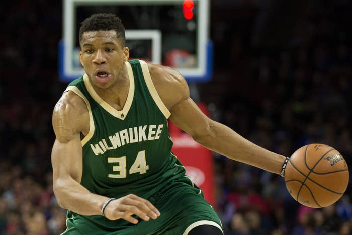 Giannis Antetokoumnpo Bucks 76ers 2 2017