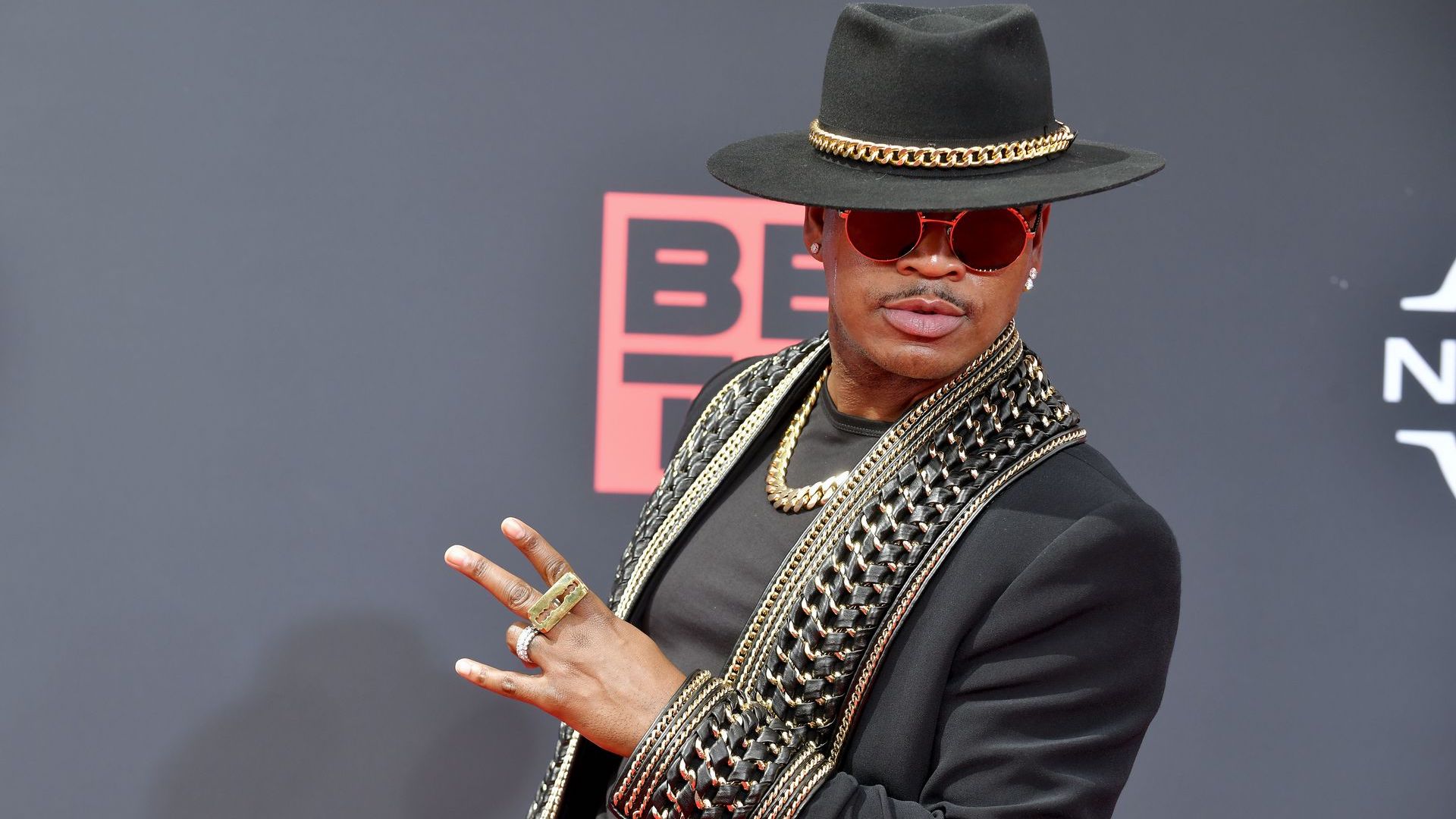 Ne-Yo Says He Still Listens to R. Kelly Despite Previous ...