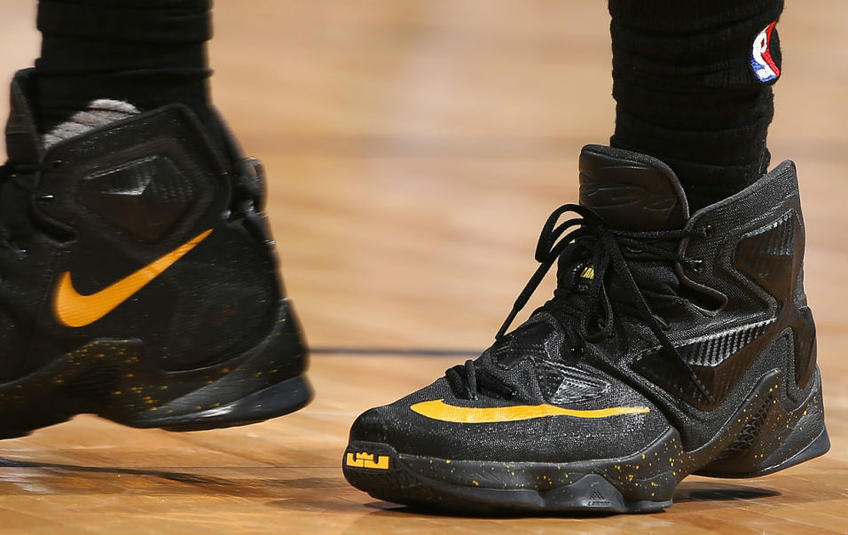 LeBron James Wearing a Black/Yellow Carbon Fiber Nike LeBron 13 PE