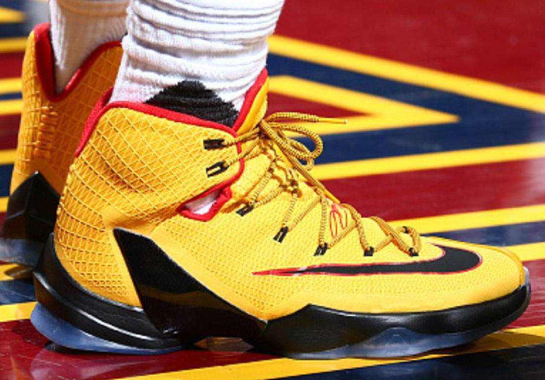 Lebron james cheap nike elite