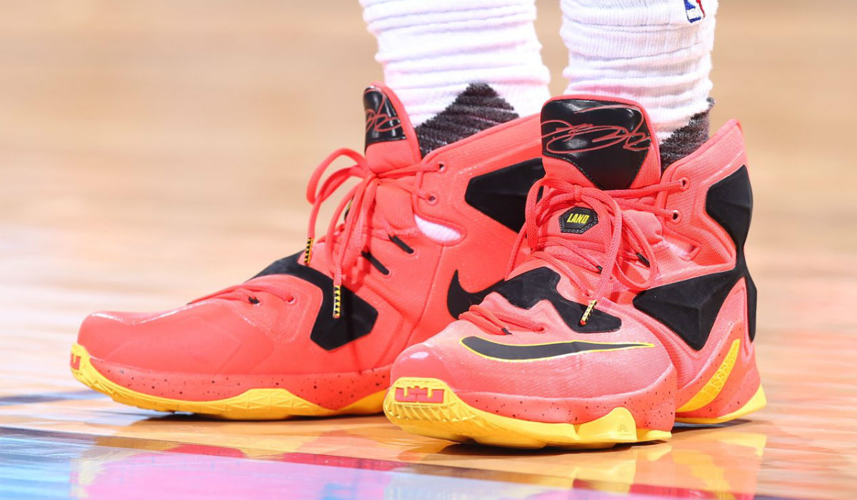 SoleWatch LeBron James Helps Cavs Dominate Thunder in Nike LeBron