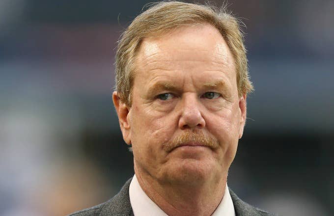 Ed Werder stands on the sideline during a Giants/Cowboys game.