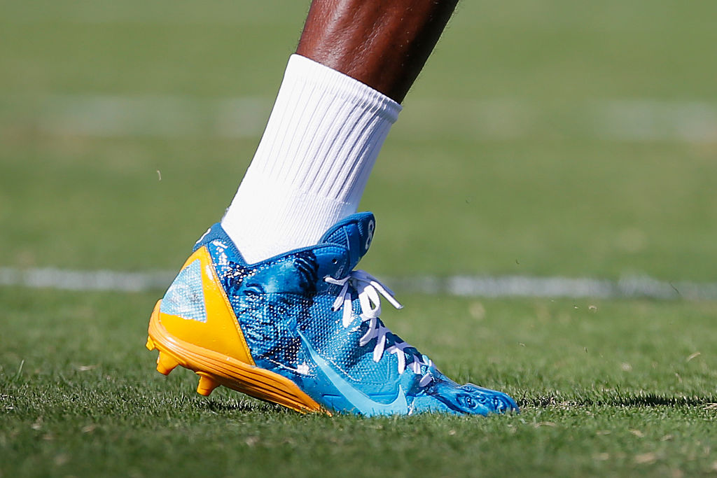 SoleWatch: Antonio Brown Honors His Children on Nike Cleats