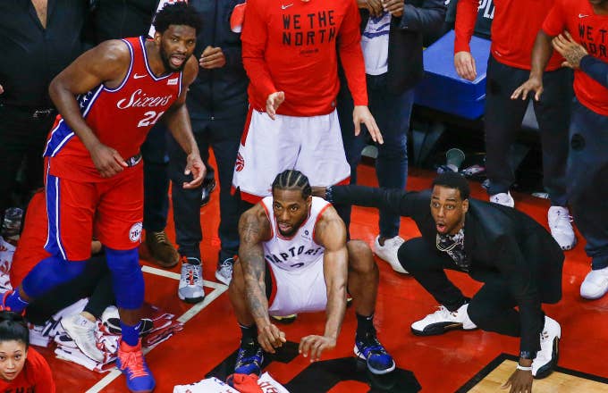 Raptors forward Kawhi Leonard (2) squats down