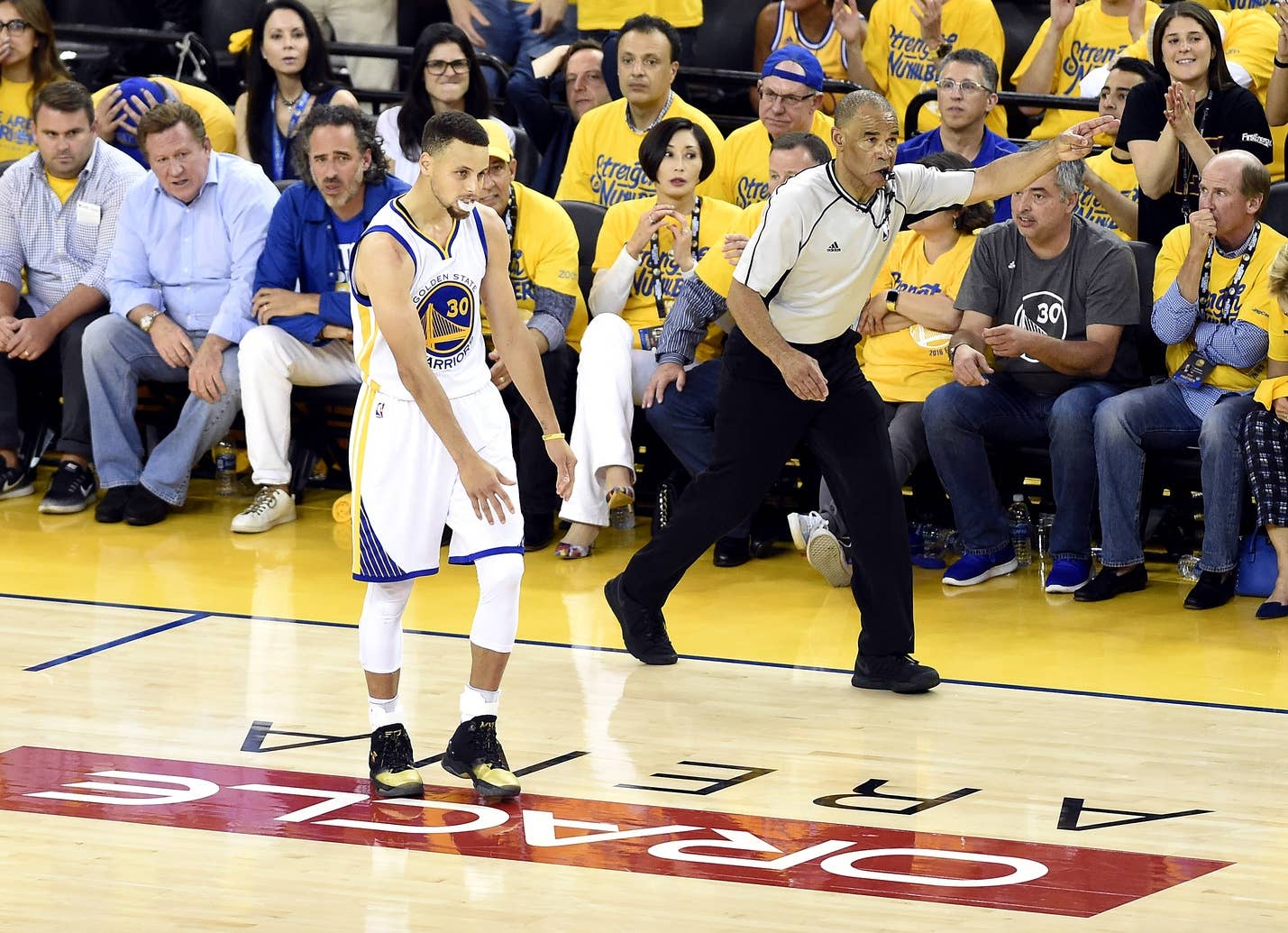 Stephen Curry Game 7 NBA Finals 2016 Ref Sidelines