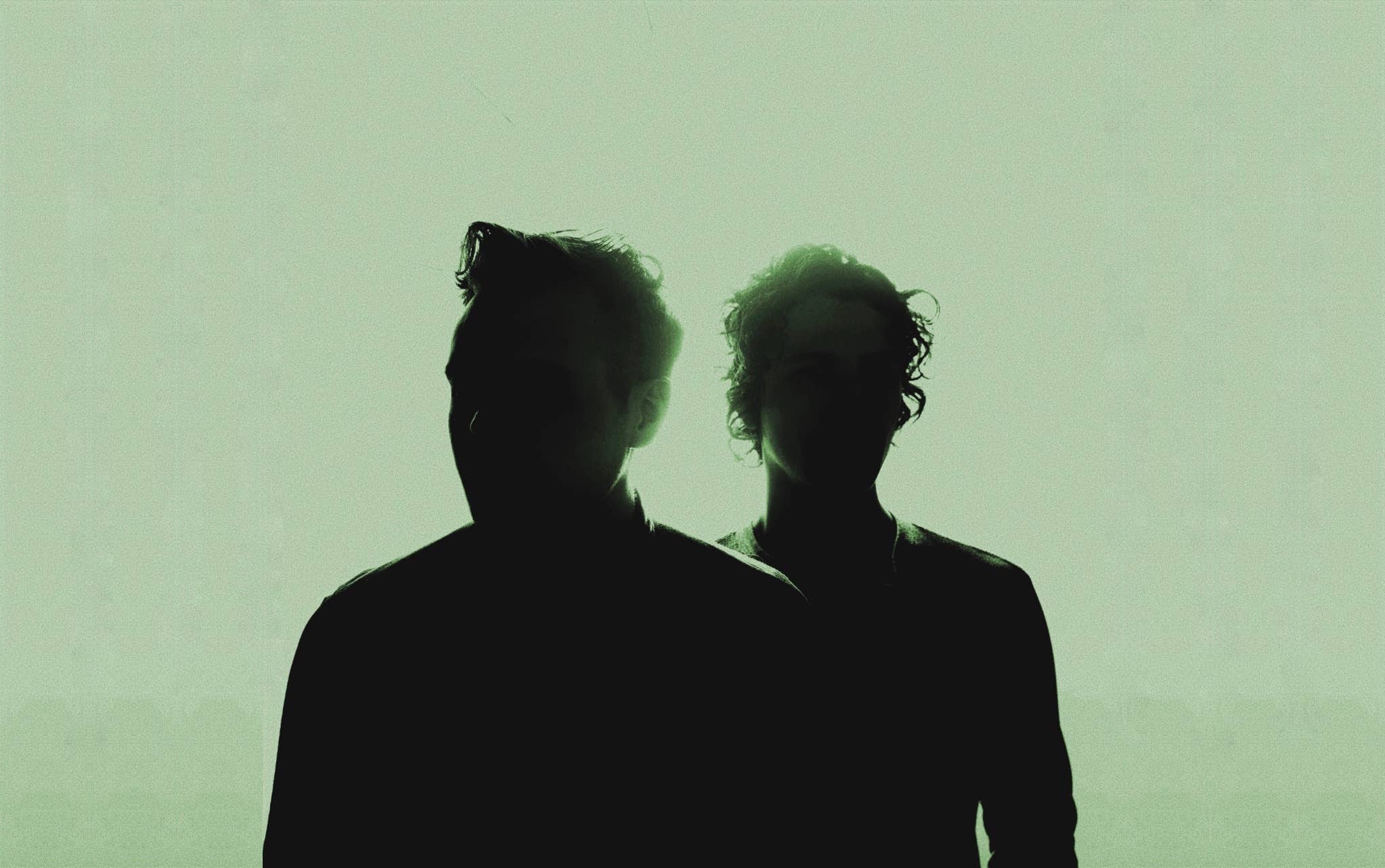 Premiere: Electronic Pop Duo REFS 