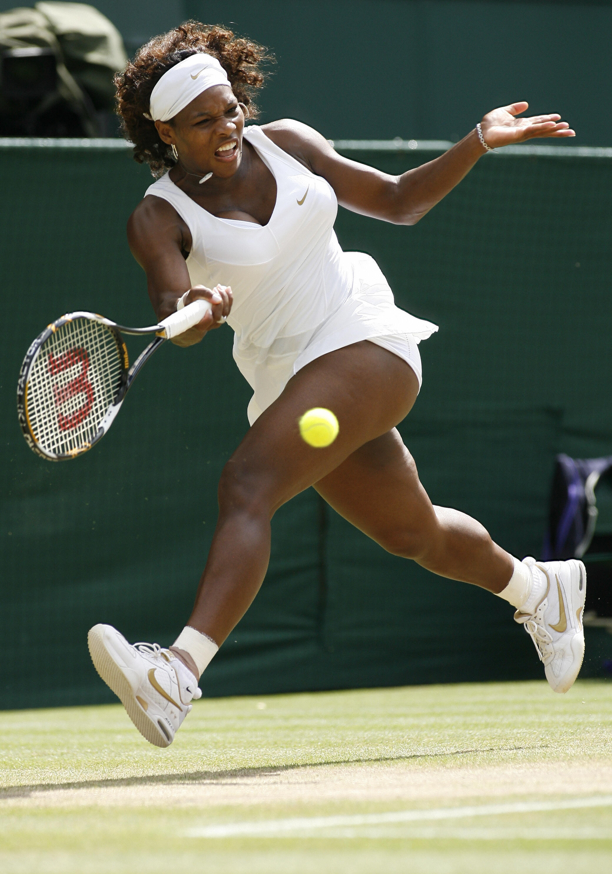 Serena Williams Wins Wimbledon 2009 in the Nike Air Max Mirabella 2