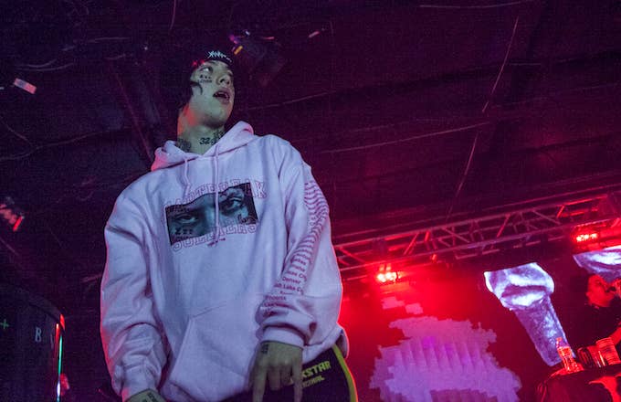 Rapper Lil Xan performs at The Underground on October 21, 2018.