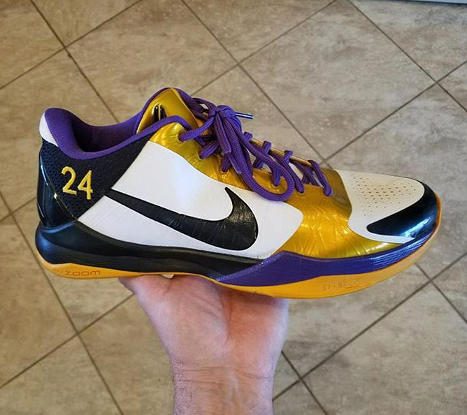 Kobes shop nike id