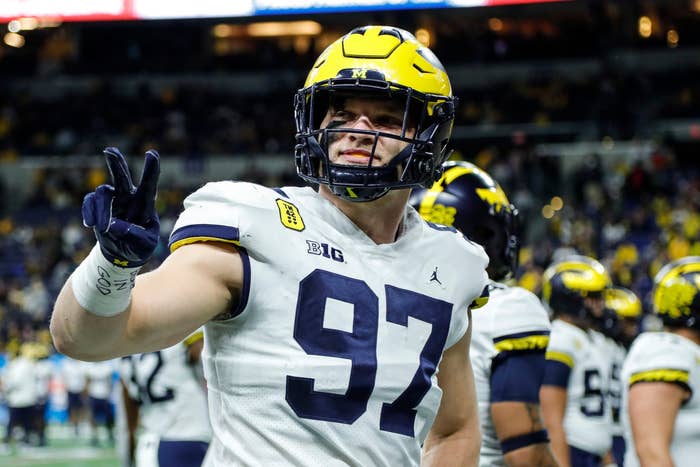 Aidan Hutchinson Michigan Bowl Game 2022