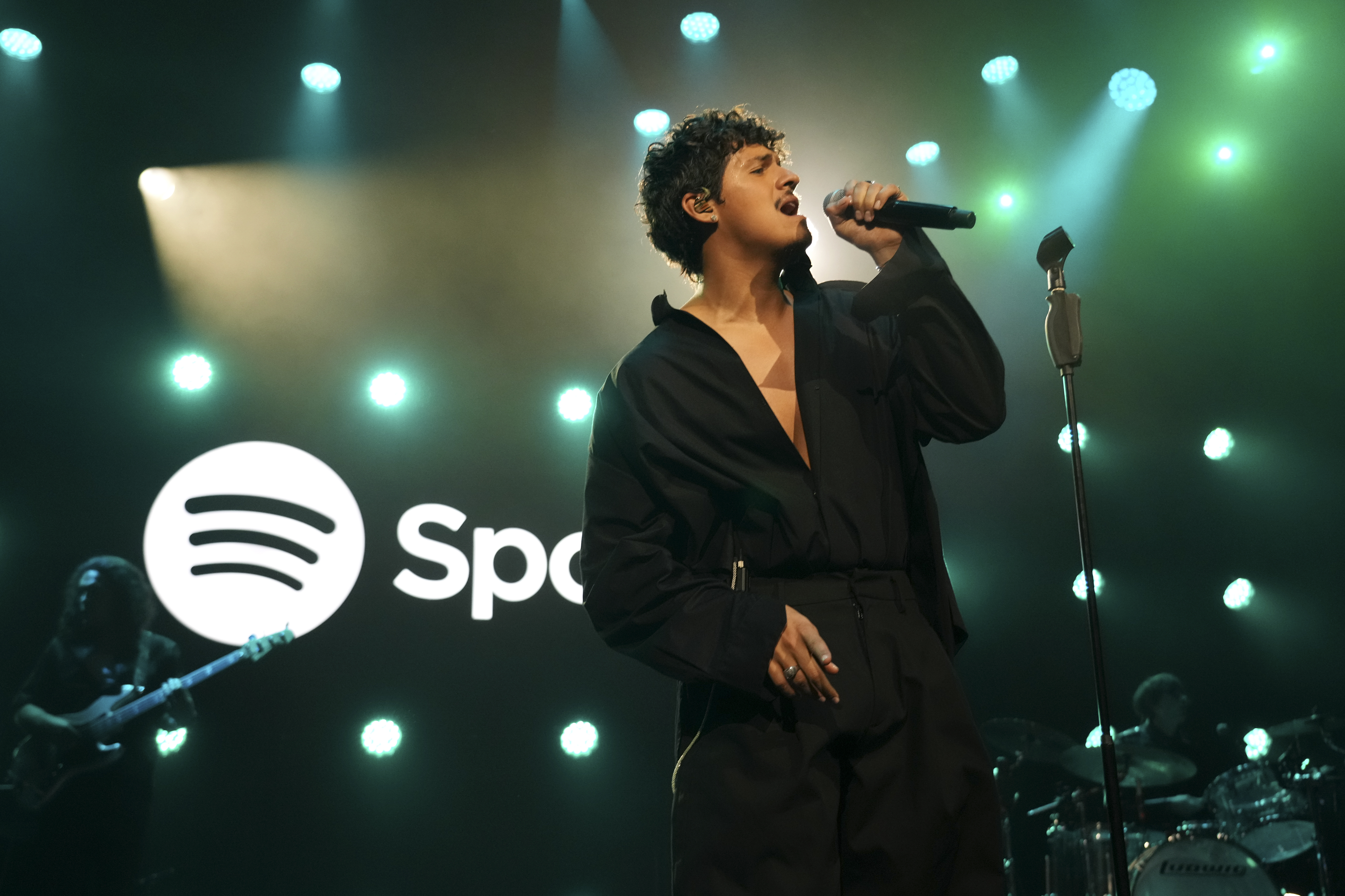 Omar Apollo performs at Spotify&#x27;s Best New Artist party