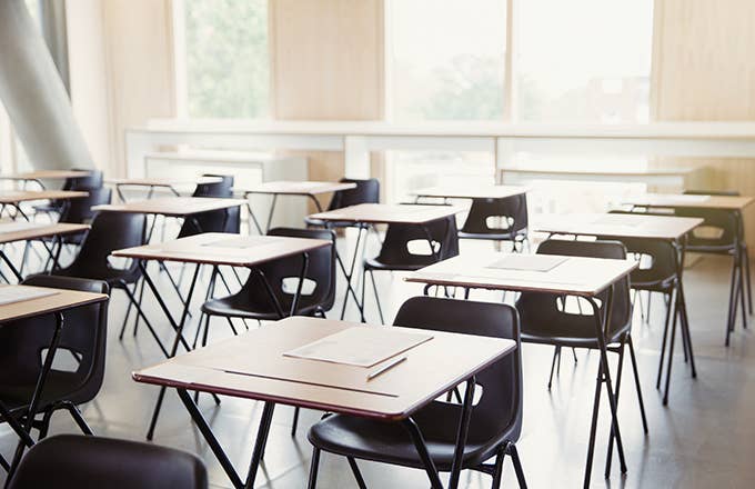Texas Teacher Porn - Texas Substitute Teacher Fired After Filming Porn in Classroom | Complex