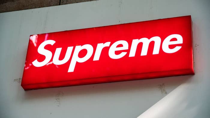 supreme logo