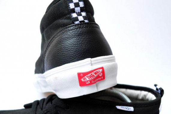 Supreme x hotsell vans chukka