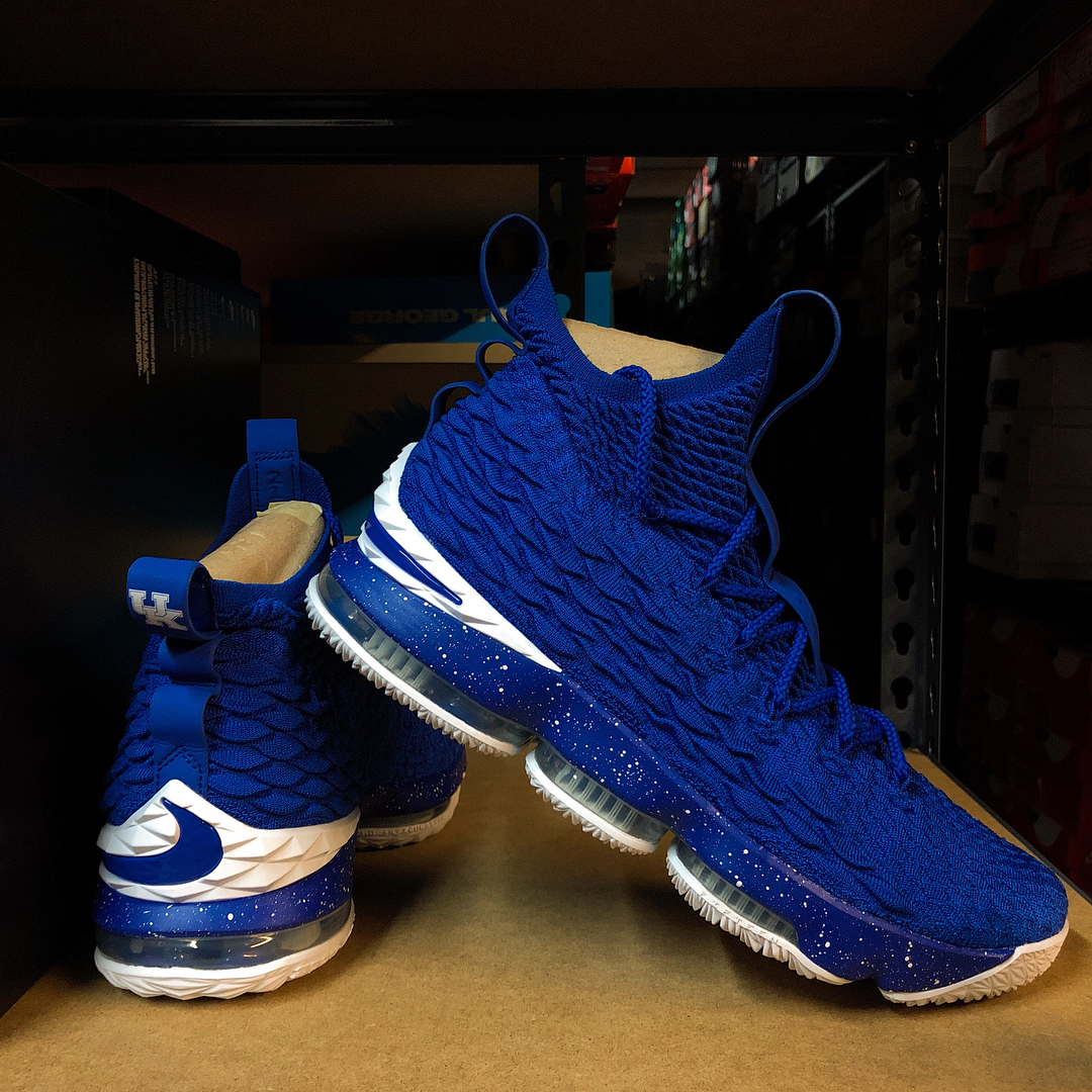 Nike lebron cheap 15 blue