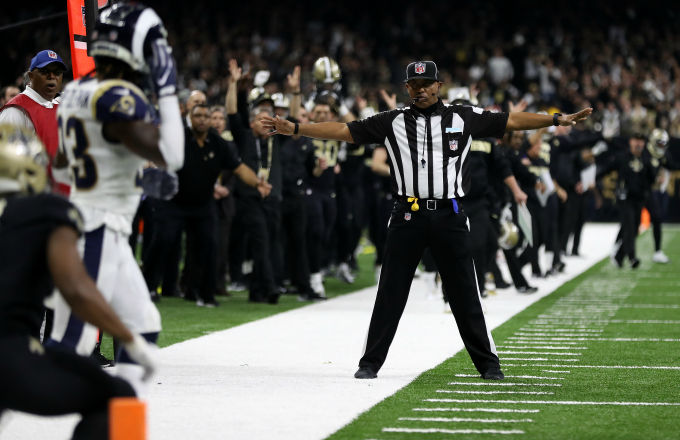 Rams-Saints ref Bill Vinovich confronted at college basketball game